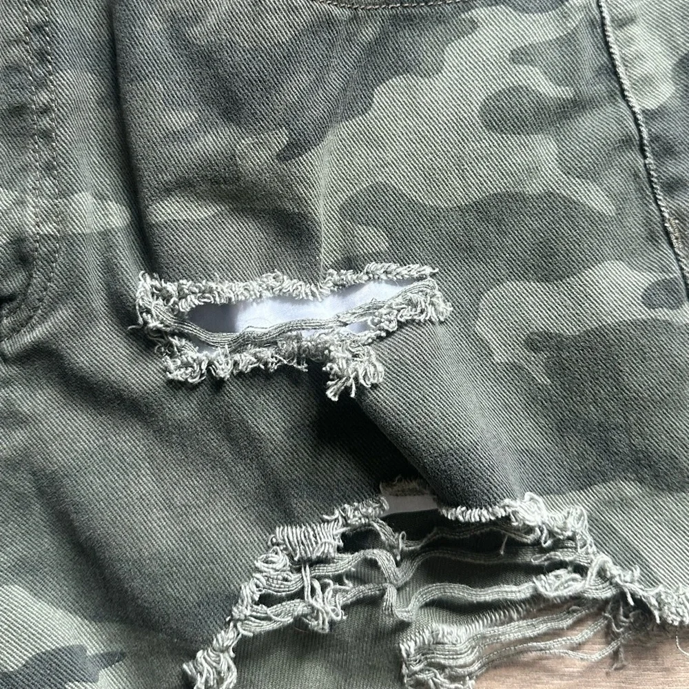 🌻4/$15🌻 •No Boundaries• high waisted shorts - Picture 4 of 5